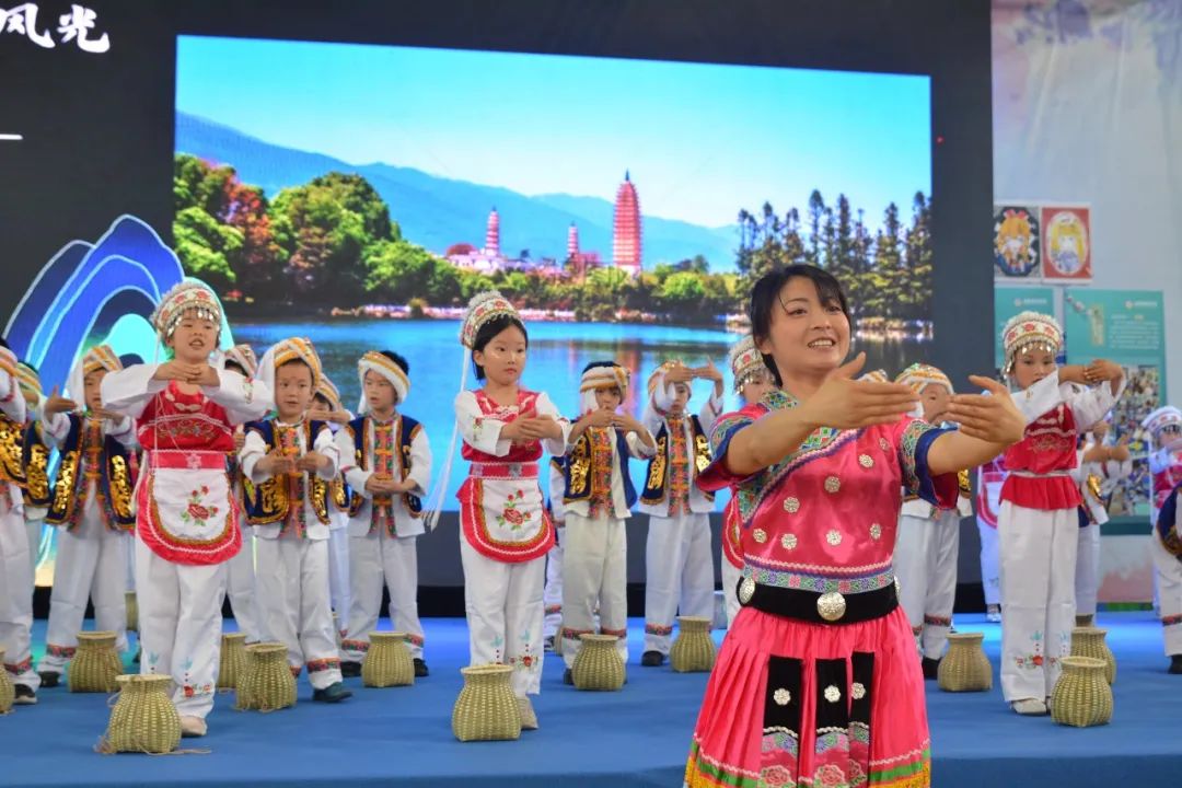 锦绣中华 天下一家——融合部·小学2023年儿童节民族文化探究暨学科展示活动